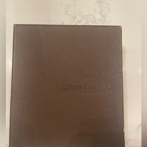LV wallet, brand new never worn ! Great for last minute holiday gift - Picture 2 of 6